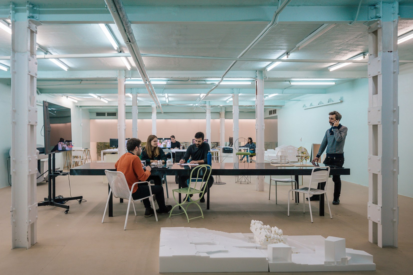 Imagen del estudio de Andrés Jaque en Madrid. Imagen cortesía de Itinerant Office.