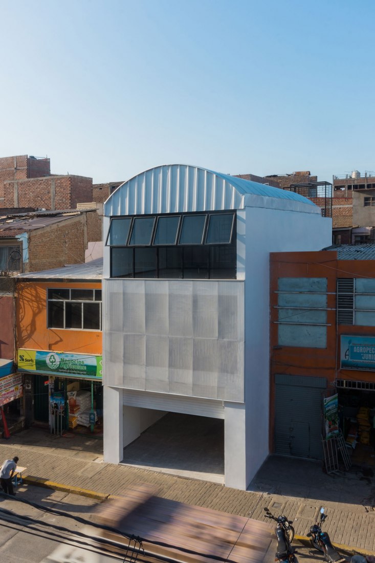 Reforma de edificio comercial en la calle Arica por Angas Kipa. Fotografía por Manuel Reaño Reyes