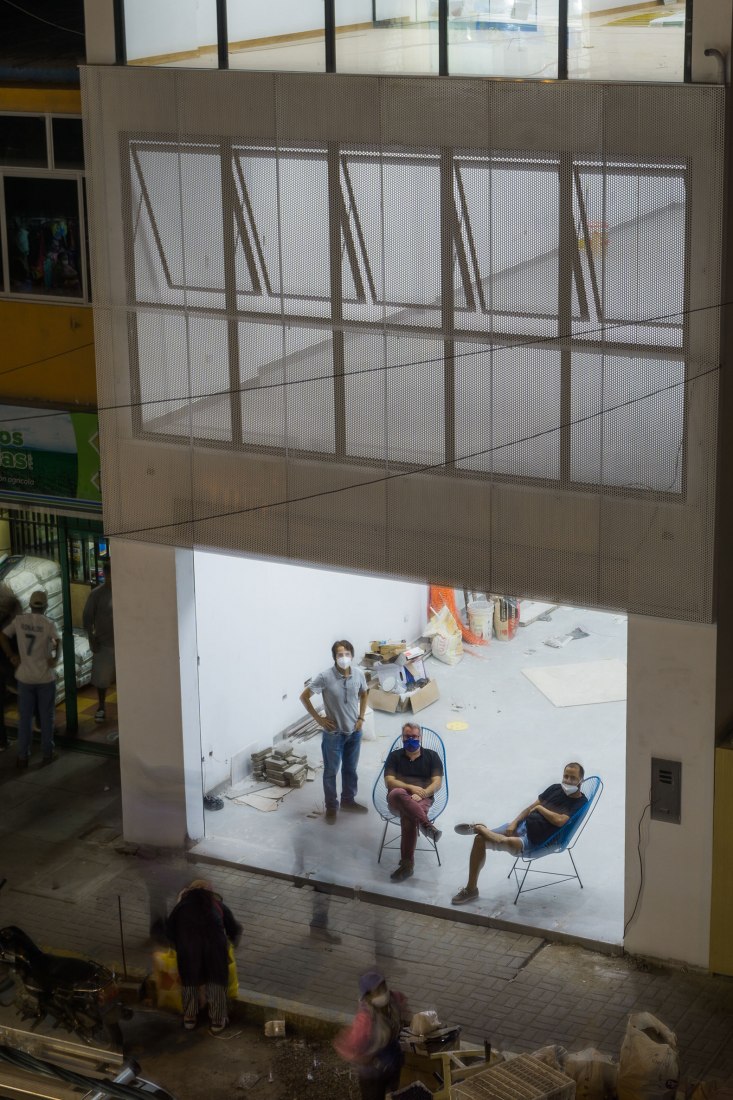 Reforma de edificio comercial en la calle Arica por Angas Kipa. Fotografía por Manuel Reaño Reyes