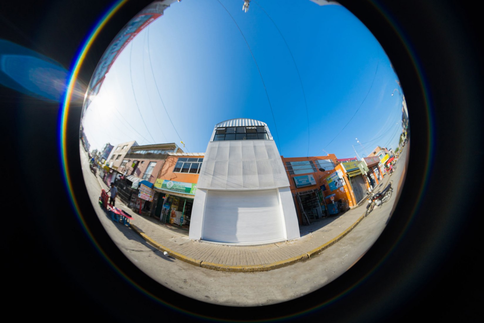 Reforma de edificio comercial en la calle Arica por Angas Kipa. Fotografía por Manuel Reaño Reyes