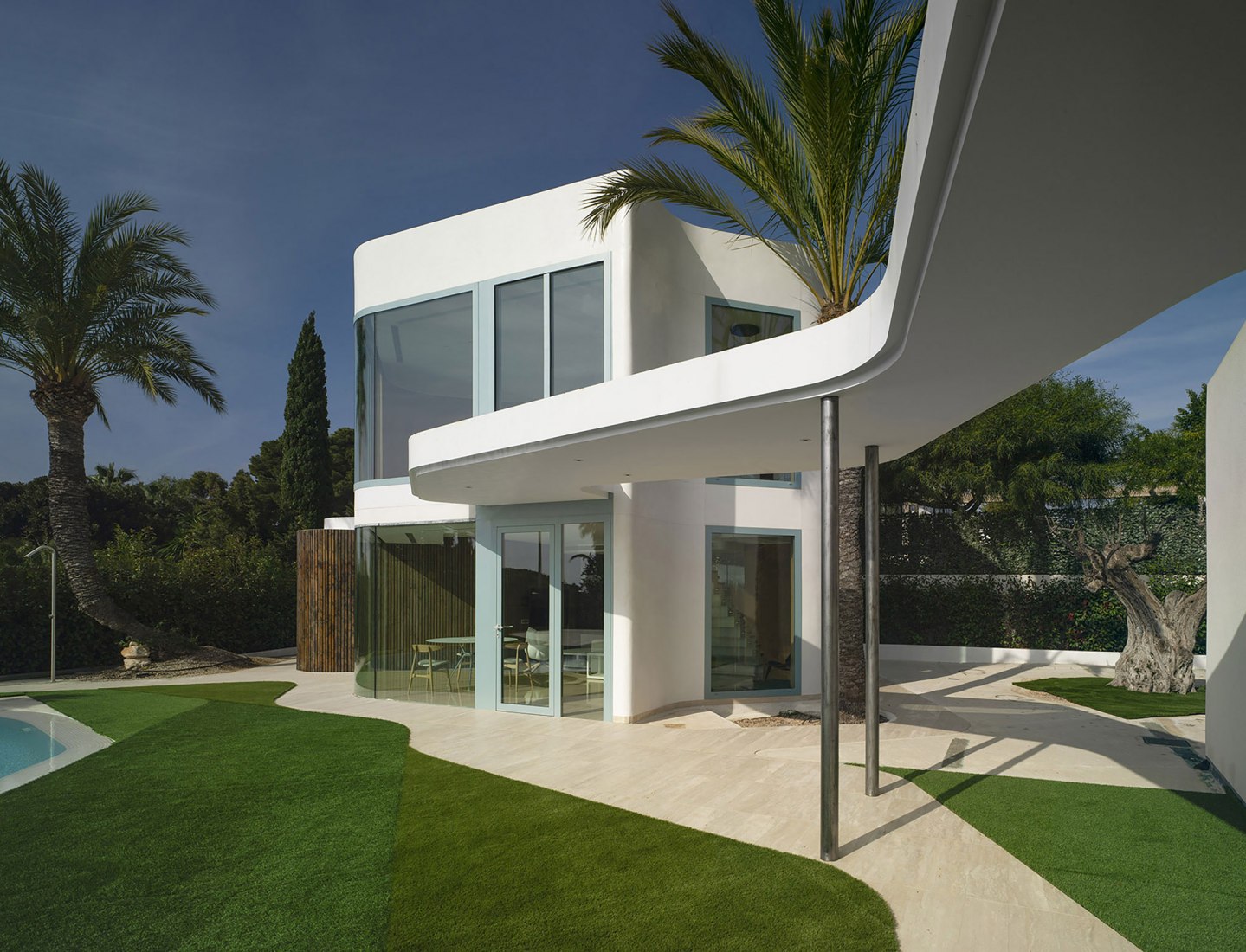 A Room at 3 meters by WOHA by Antonio Maciá. Photograph by David Frutos