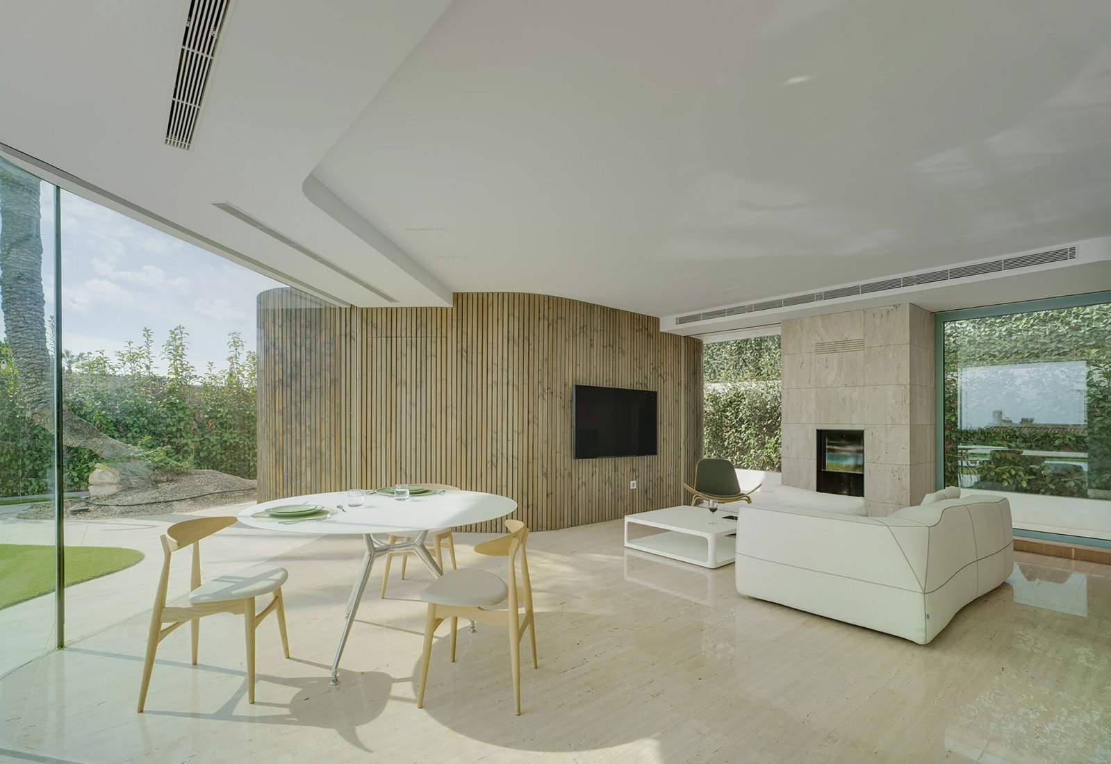 A Room at 3 meters by WOHA by Antonio Maciá. Photograph by David Frutos