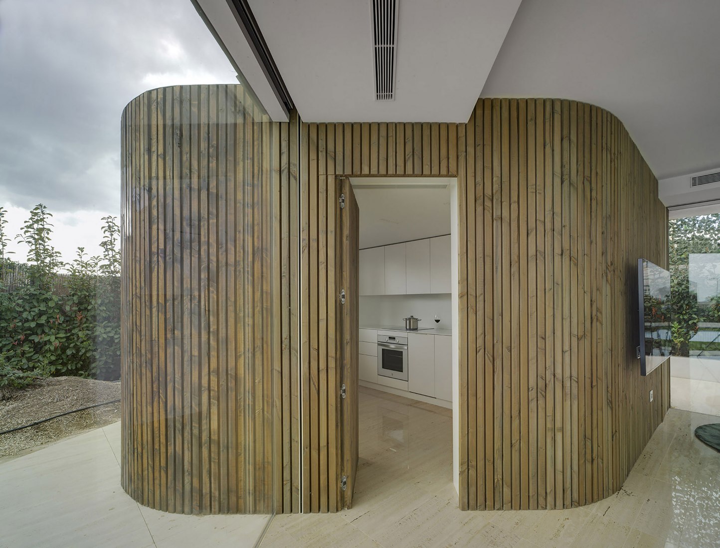 A Room at 3 meters by WOHA by Antonio Maciá. Photograph by David Frutos