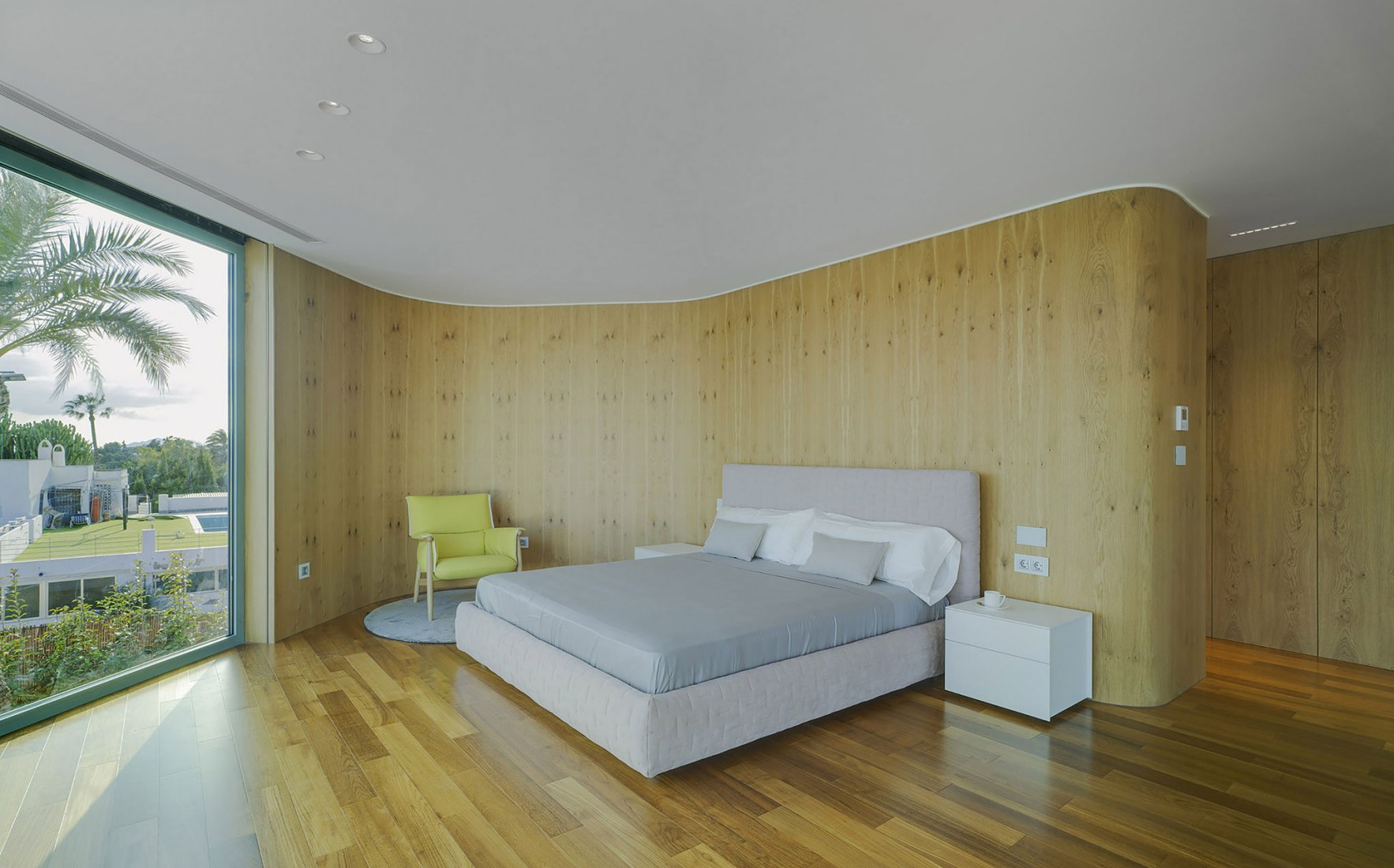 A Room at 3 meters by WOHA by Antonio Maciá. Photograph by David Frutos