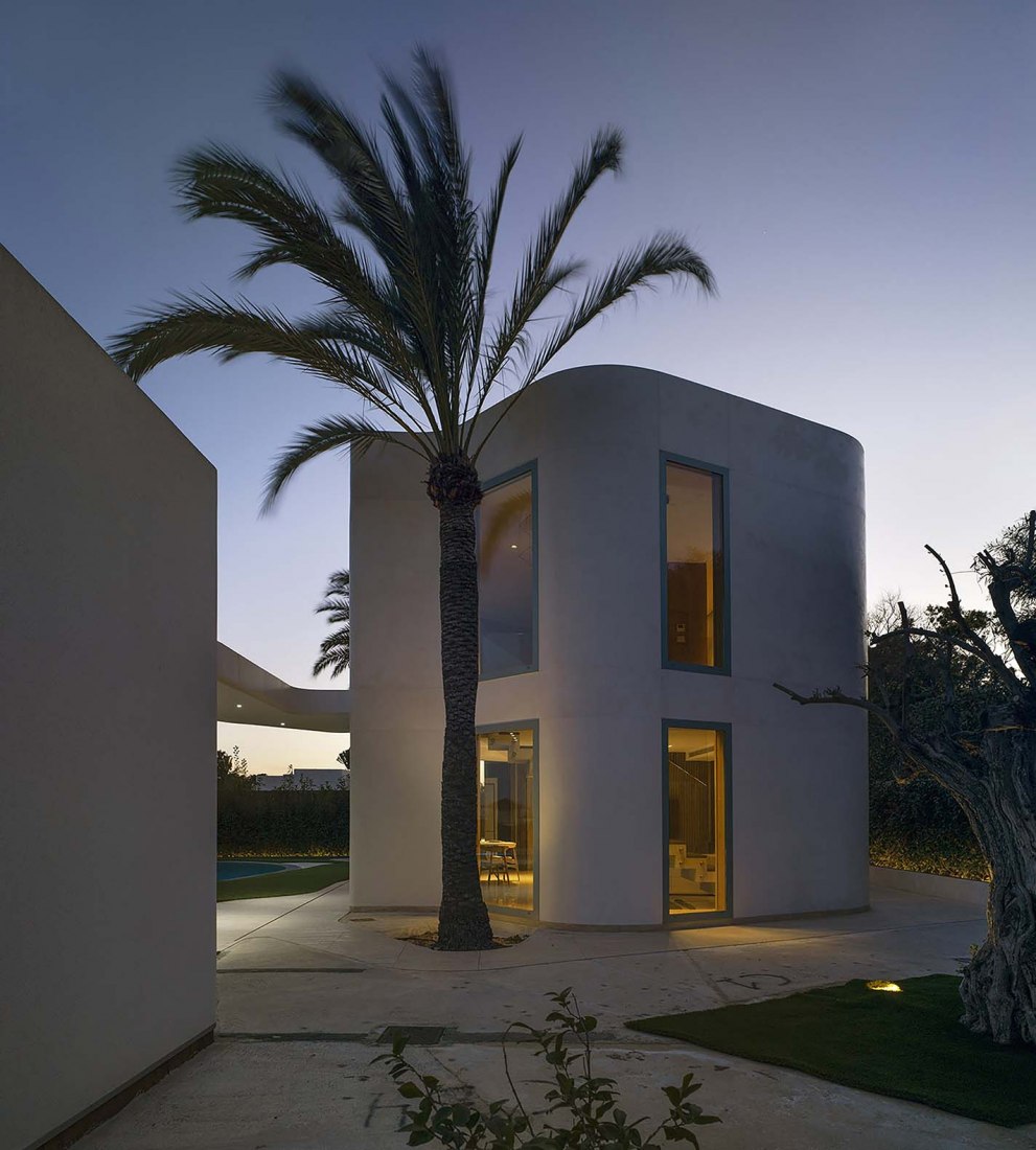 A Room at 3 meters by WOHA by Antonio Maciá. Photograph by David Frutos