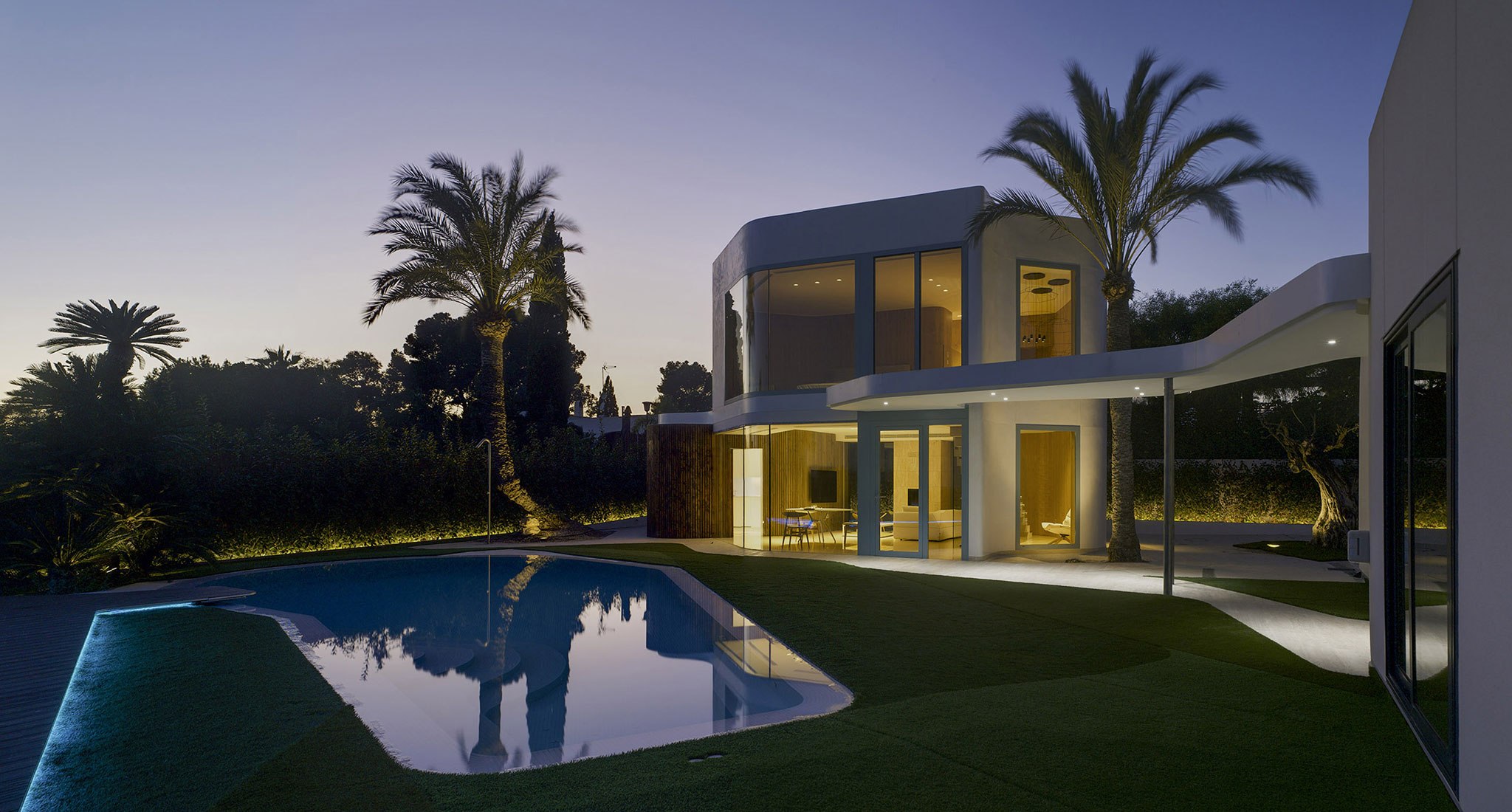 A Room at 3 meters by WOHA by Antonio Maciá. Photograph by David Frutos