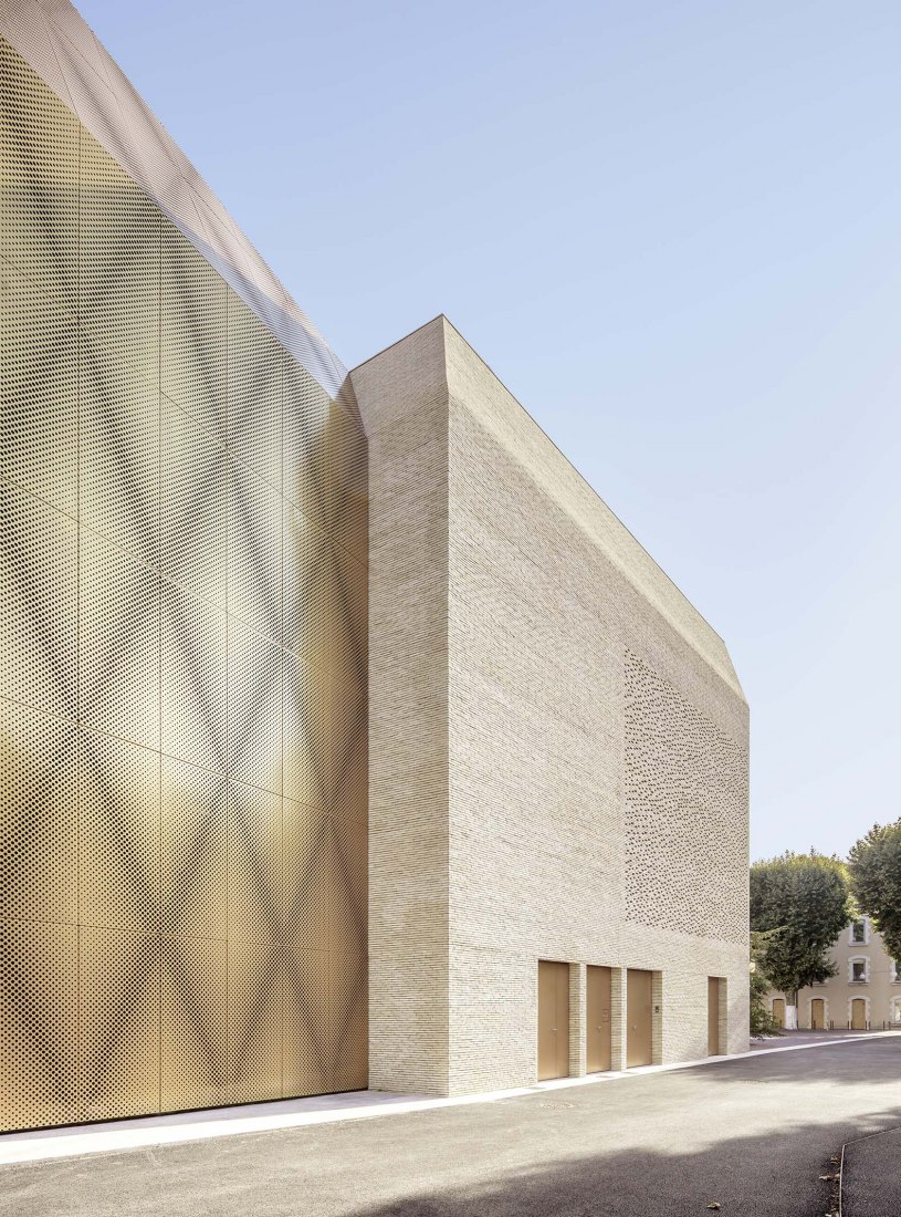 The cinema "Grand Palais" in Cahors by Antonio Virga. Photograph by Luc Boegly