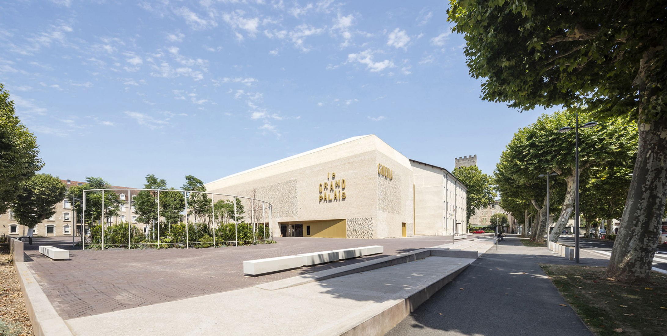 The cinema "Grand Palais" in Cahors by Antonio Virga. Photograph by Luc Boegly