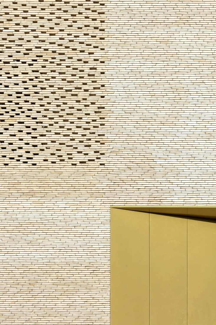 The cinema "Grand Palais" in Cahors by Antonio Virga. Photograph by Luc Boegly