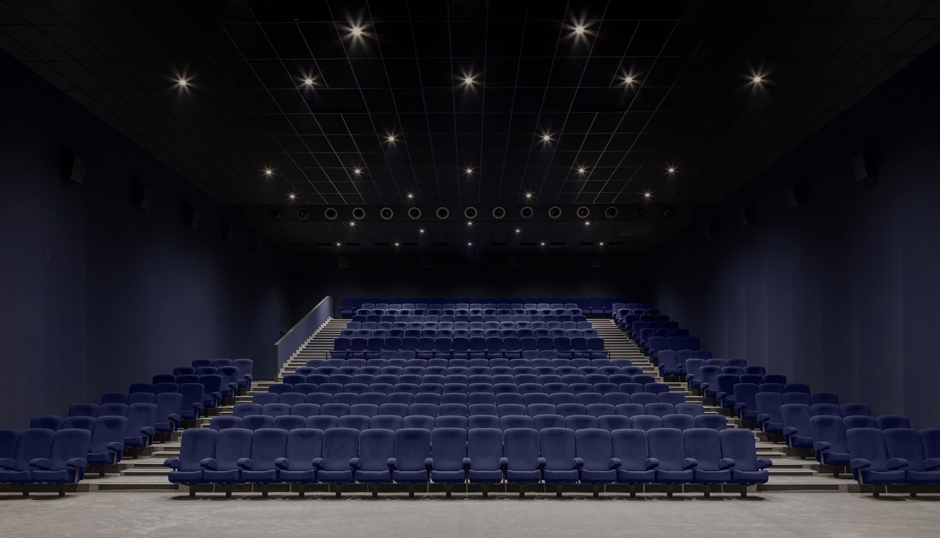 The cinema "Grand Palais" in Cahors by Antonio Virga. Photograph by Luc Boegly