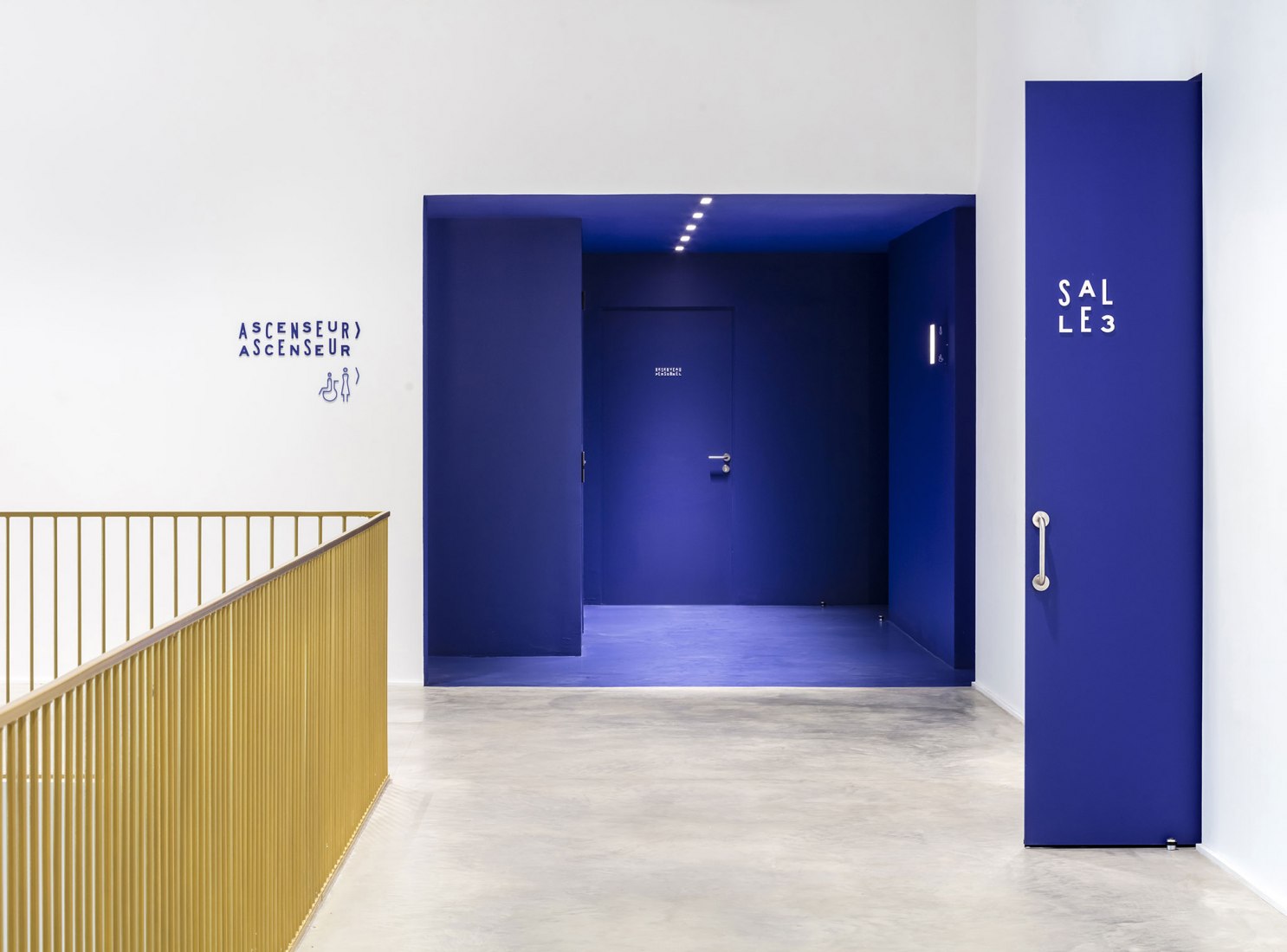 The cinema "Grand Palais" in Cahors by Antonio Virga. Photograph by Luc Boegly