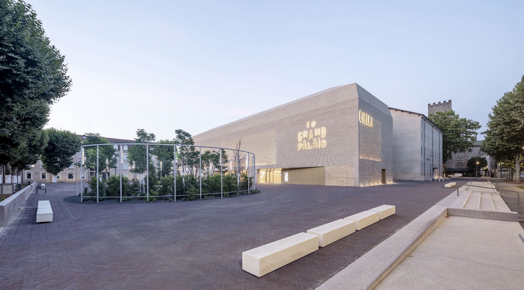 The cinema "Grand Palais" in Cahors by Antonio Virga. Photograph by Luc Boegly