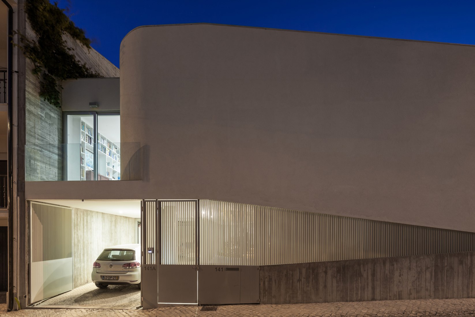 Casa en Estoril por António Costa Lima. Fotografía © Francisco Nogueira
