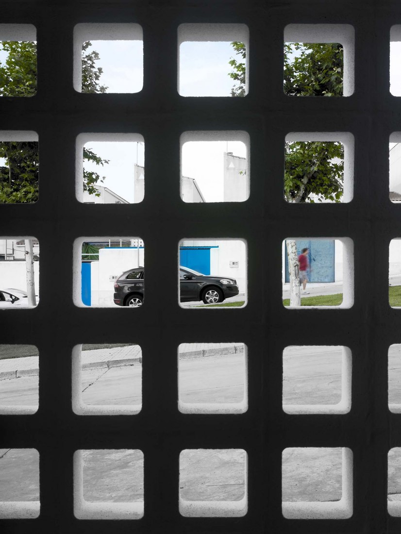 3 + 2 Viviendas de Promoción Pública por Antonio Holgado Gómez. Fotografía por Jesús Granada 