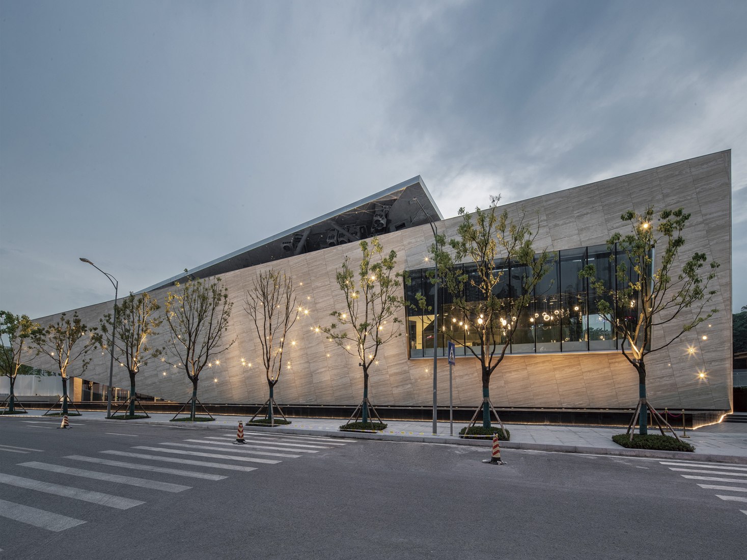 Oficina de ventas de CRCC Chongqing City Park por aoe. Fotografía por Huang Ligang