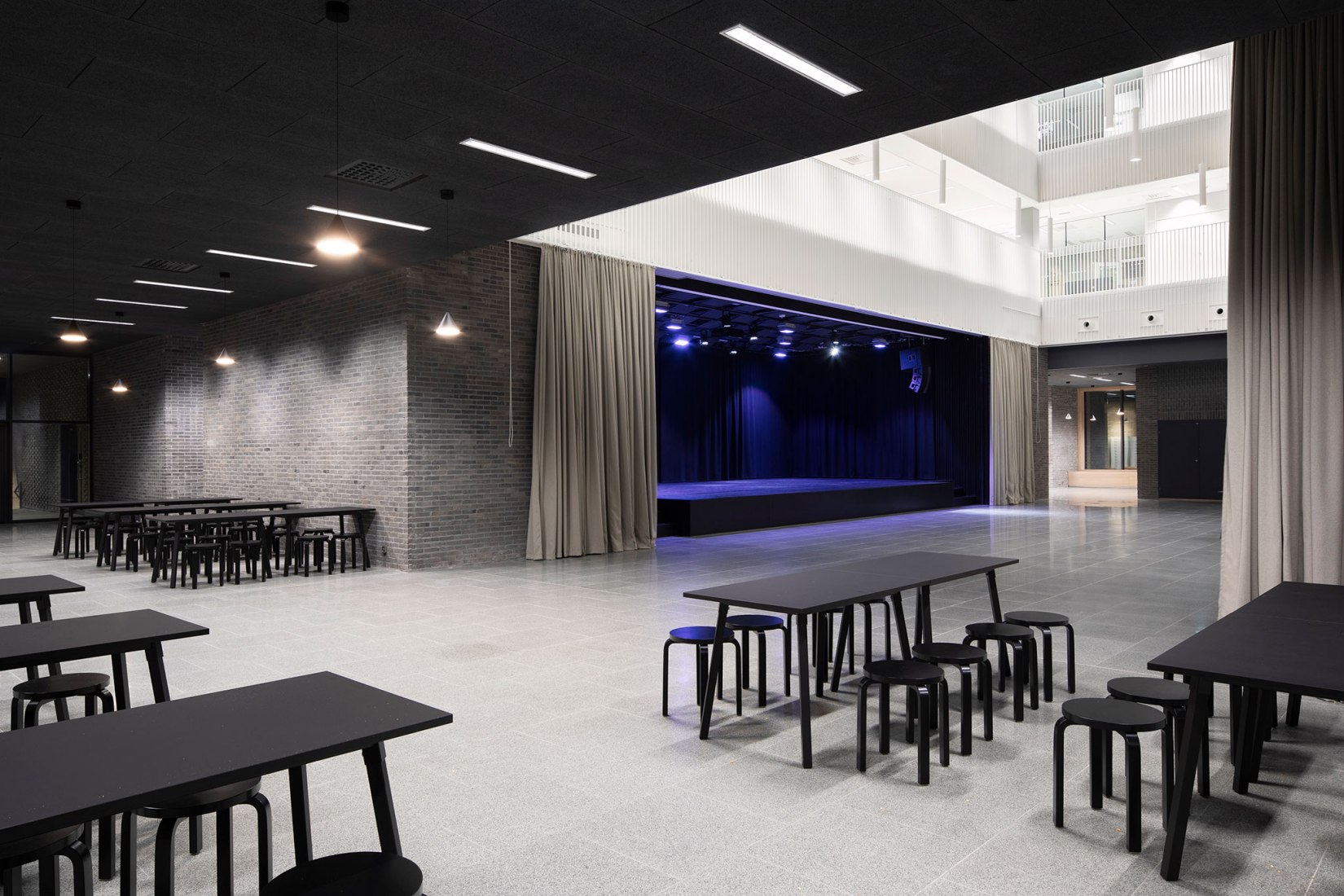 Jätkäsaari School by AOR Architects. Photograph by Kuvatoimisto Kuvio.