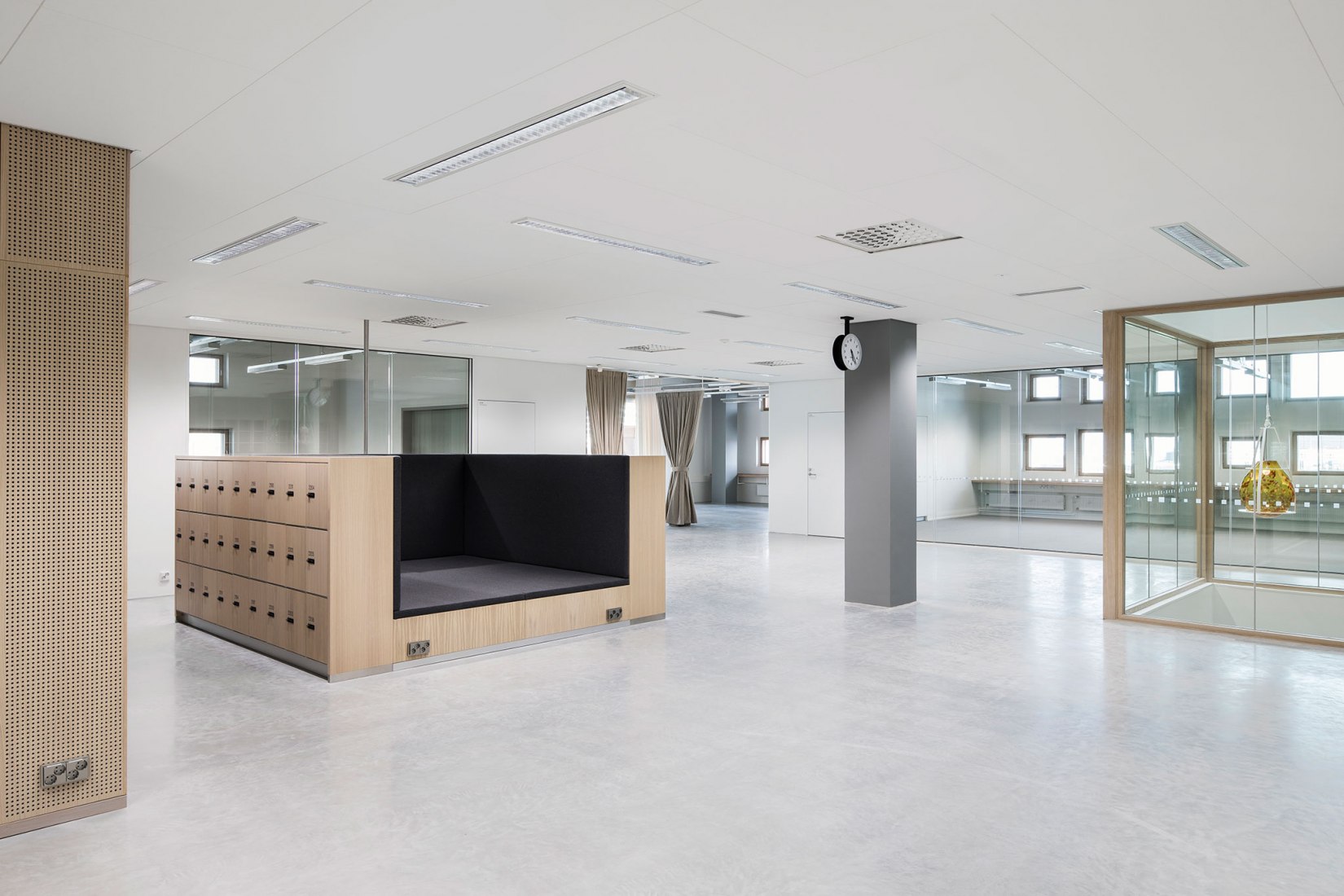 Jätkäsaari School by AOR Architects. Photograph by Kuvatoimisto Kuvio.