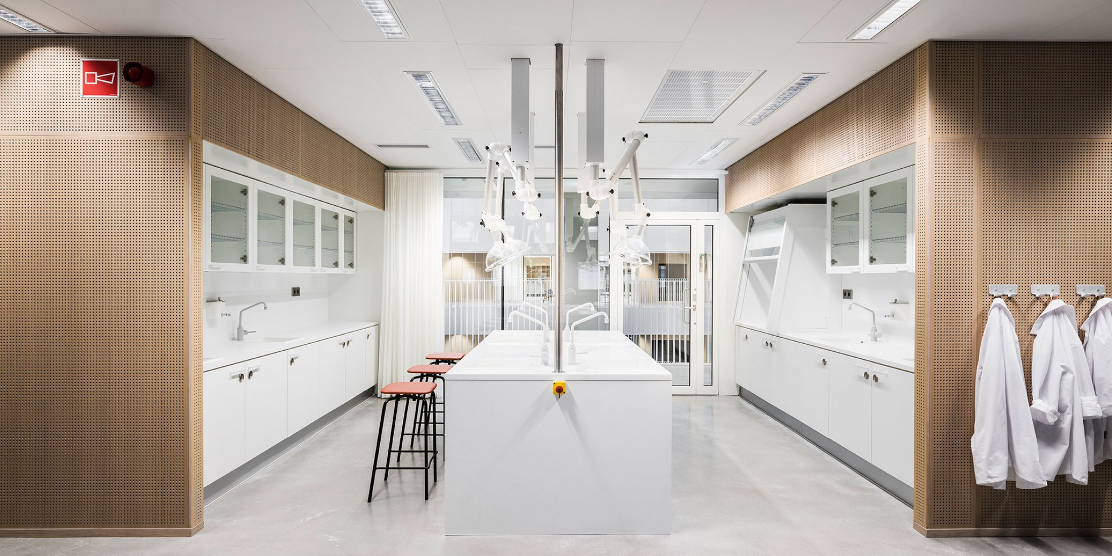Jätkäsaari School by AOR Architects. Photograph by Kuvatoimisto Kuvio.