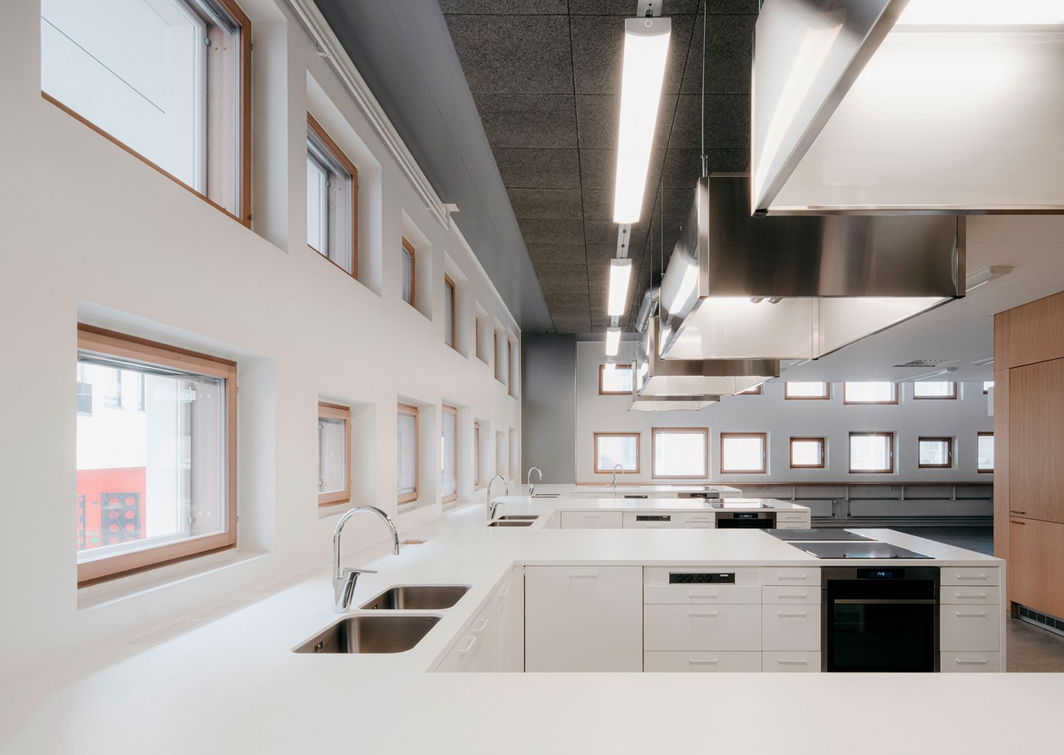 Jätkäsaari School by AOR Architects. Photograph by Pyry Kantonen.