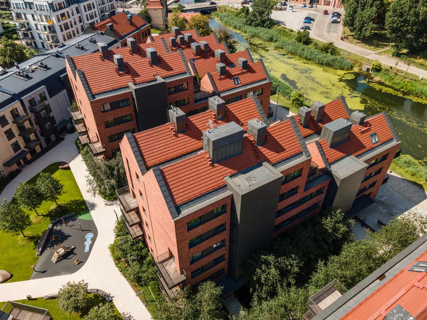 Riverview by APA Wojciechowski Architekci. Photograph by Radek Gałczyński.