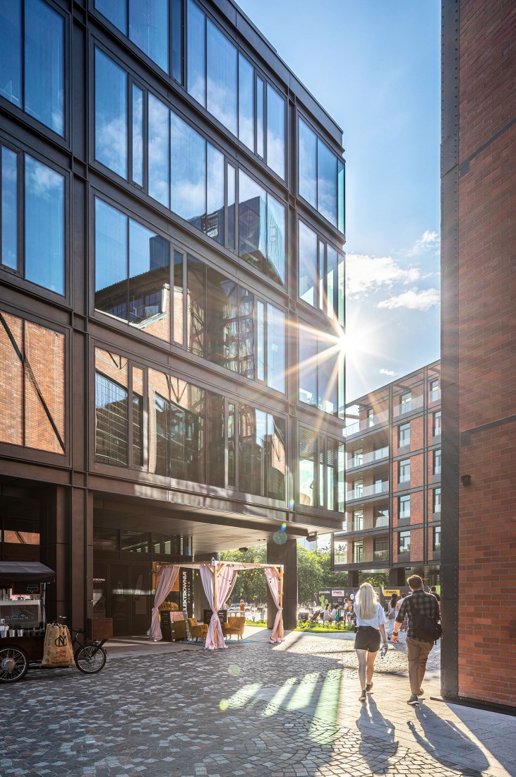 Elektrownia Powiśle by APA Wojciechowski Architekci. Photograph by Marcin Czechowicz.