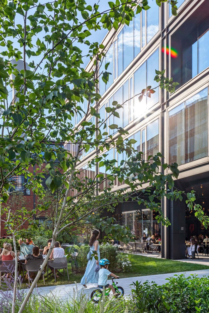 Elektrownia Powiśle by APA Wojciechowski Architekci. Photograph by Marcin Czechowicz.