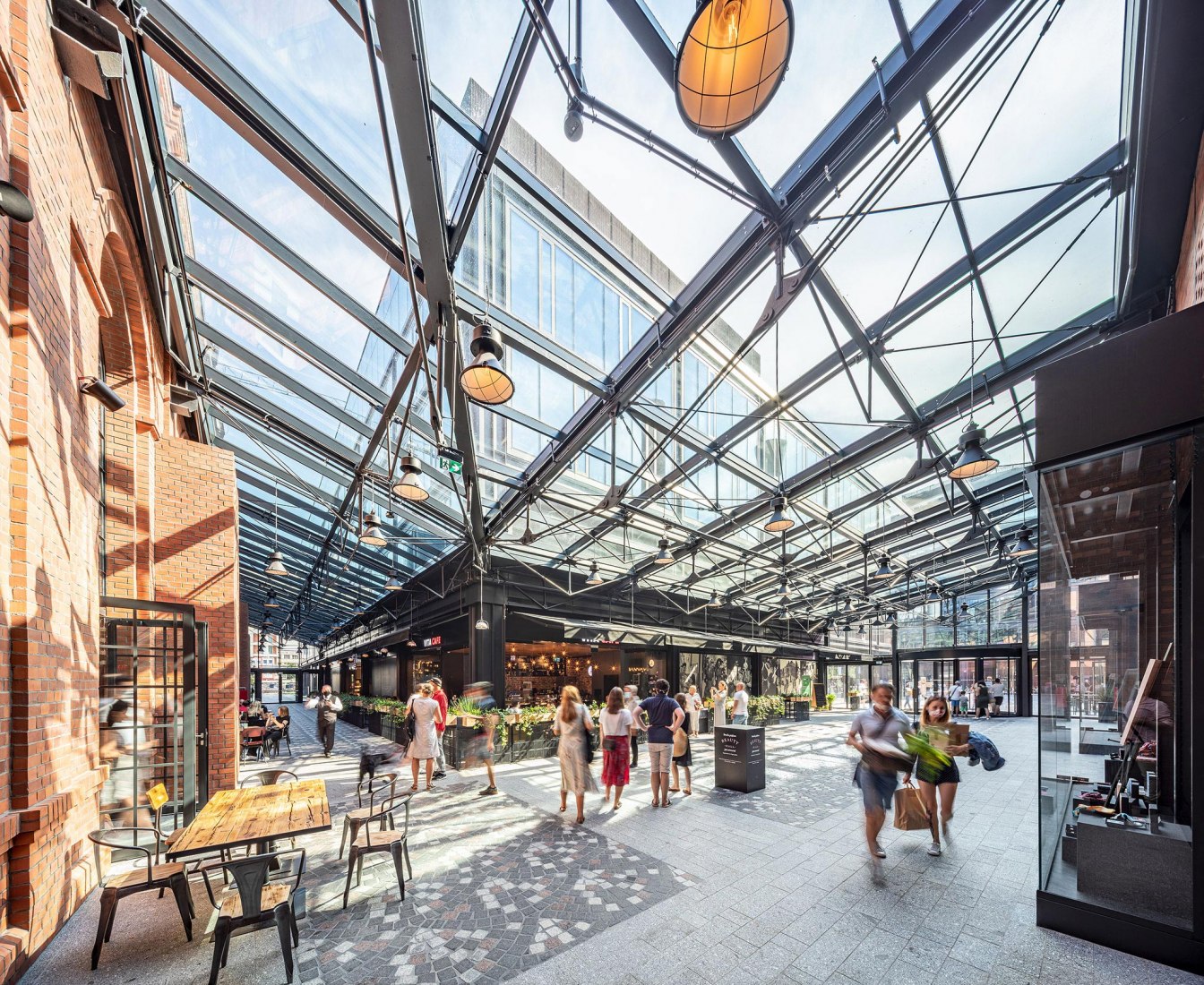 Elektrownia Powiśle by APA Wojciechowski Architekci. Photograph by Marcin Czechowicz.