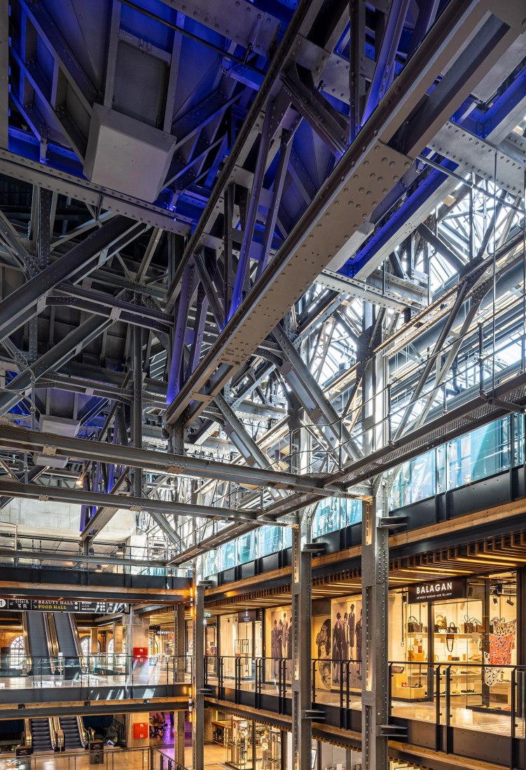 Elektrownia Powiśle by APA Wojciechowski Architekci. Photograph by Marcin Czechowicz.