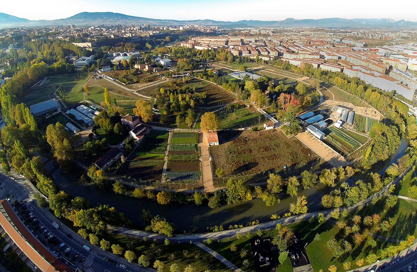 Aerial view. Aranzadi Park by aldayjover Architecture and Landscape. Photograph © Eduardo Berián, courtesy of aldayjover Architecture and Landscape.