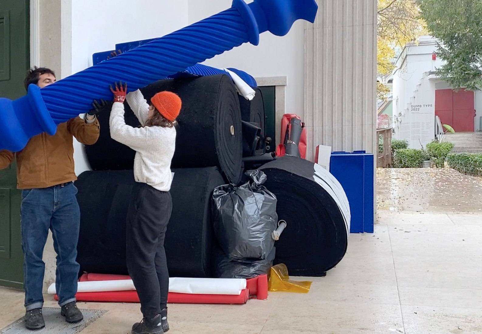 Almacenamiento recopilado de Spolia de la Biennale Arte 2022 en el Pabellón de Alemania, diciembre de 2022.