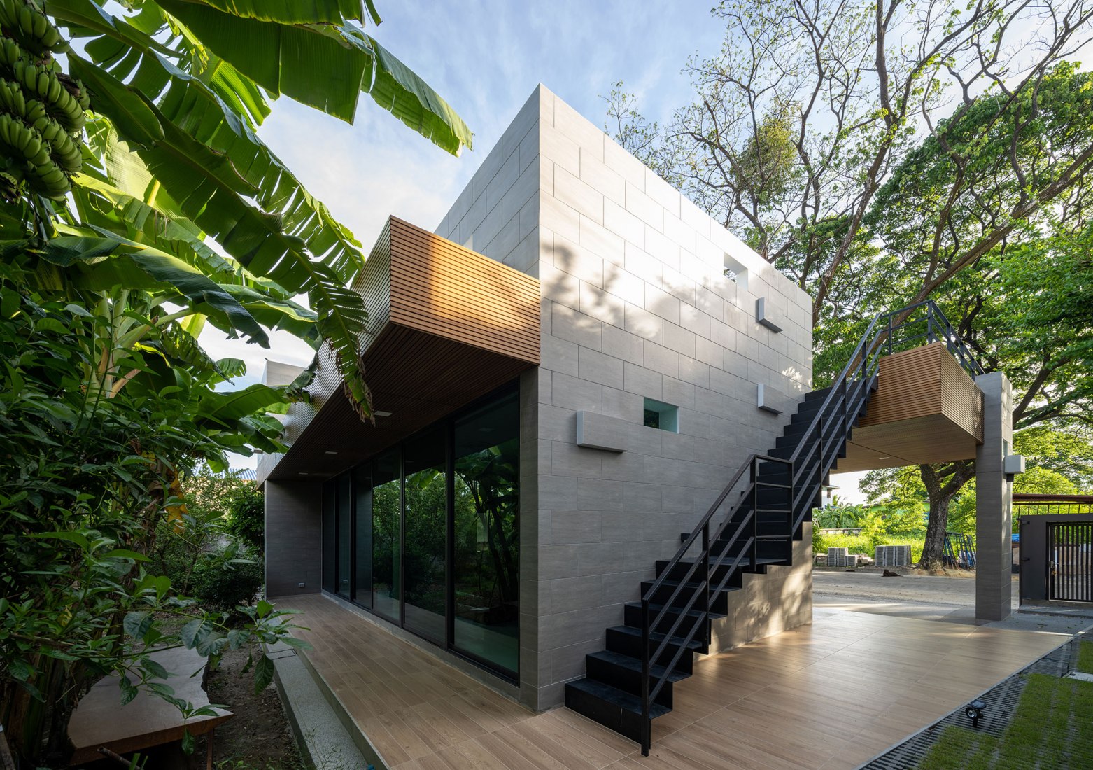 Phutthamonthon-Y House by Archimontage Design Fields Sophisticated. Photograph by Beer Singnoi