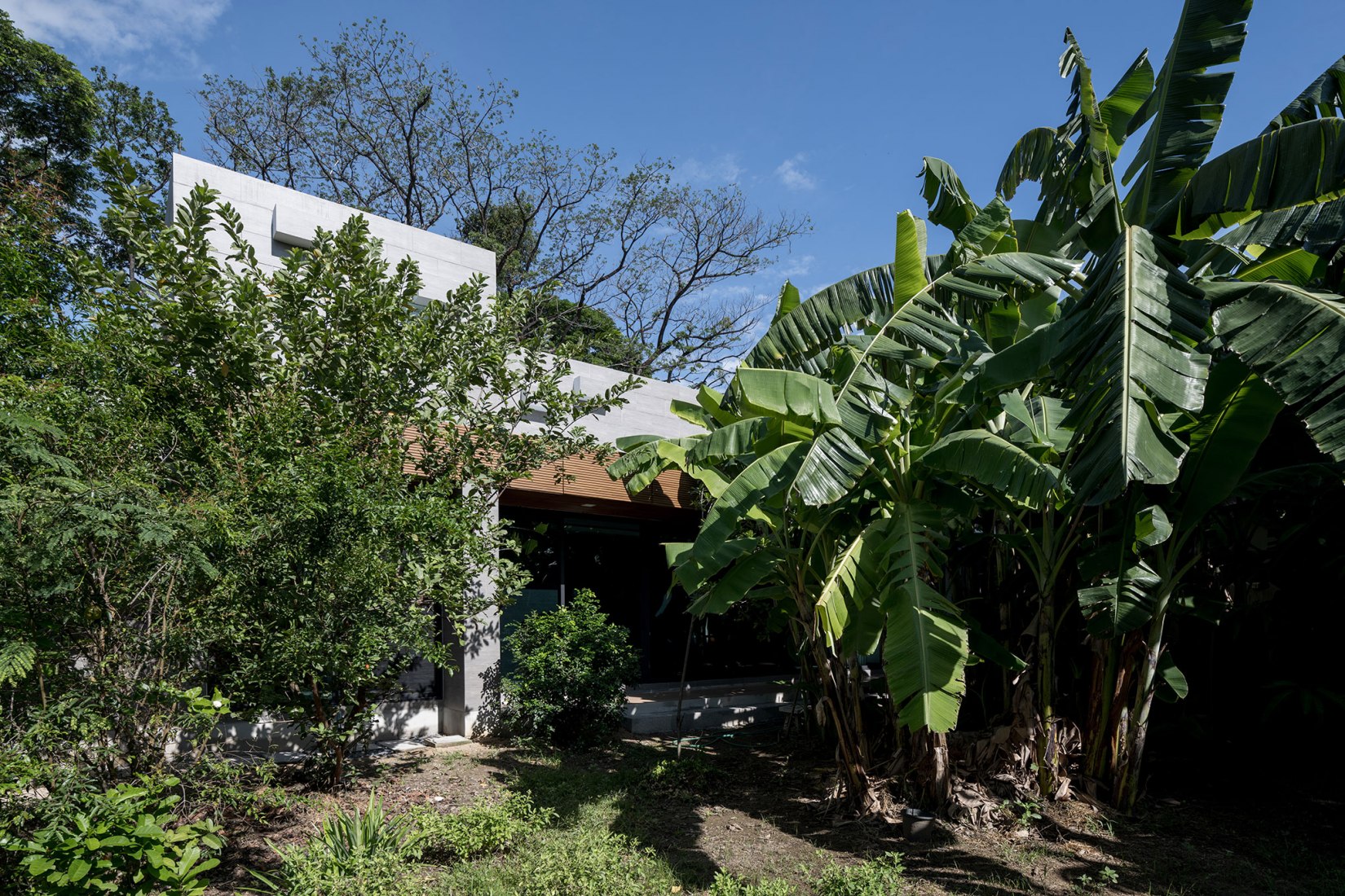 Phutthamonthon-Y House by Archimontage Design Fields Sophisticated. Photograph by Beer Singnoi