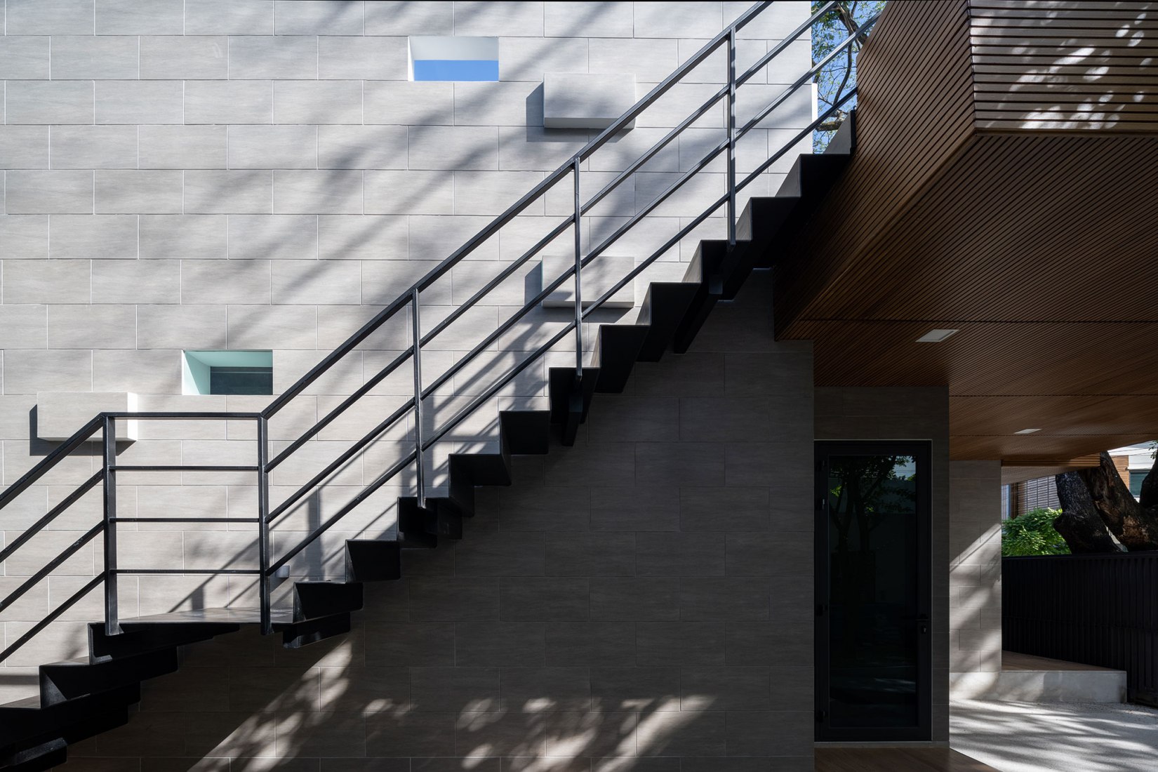Phutthamonthon-Y House by Archimontage Design Fields Sophisticated. Photograph by Beer Singnoi