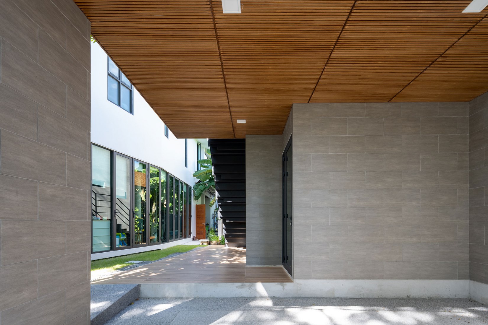 Phutthamonthon-Y House by Archimontage Design Fields Sophisticated. Photograph by Beer Singnoi