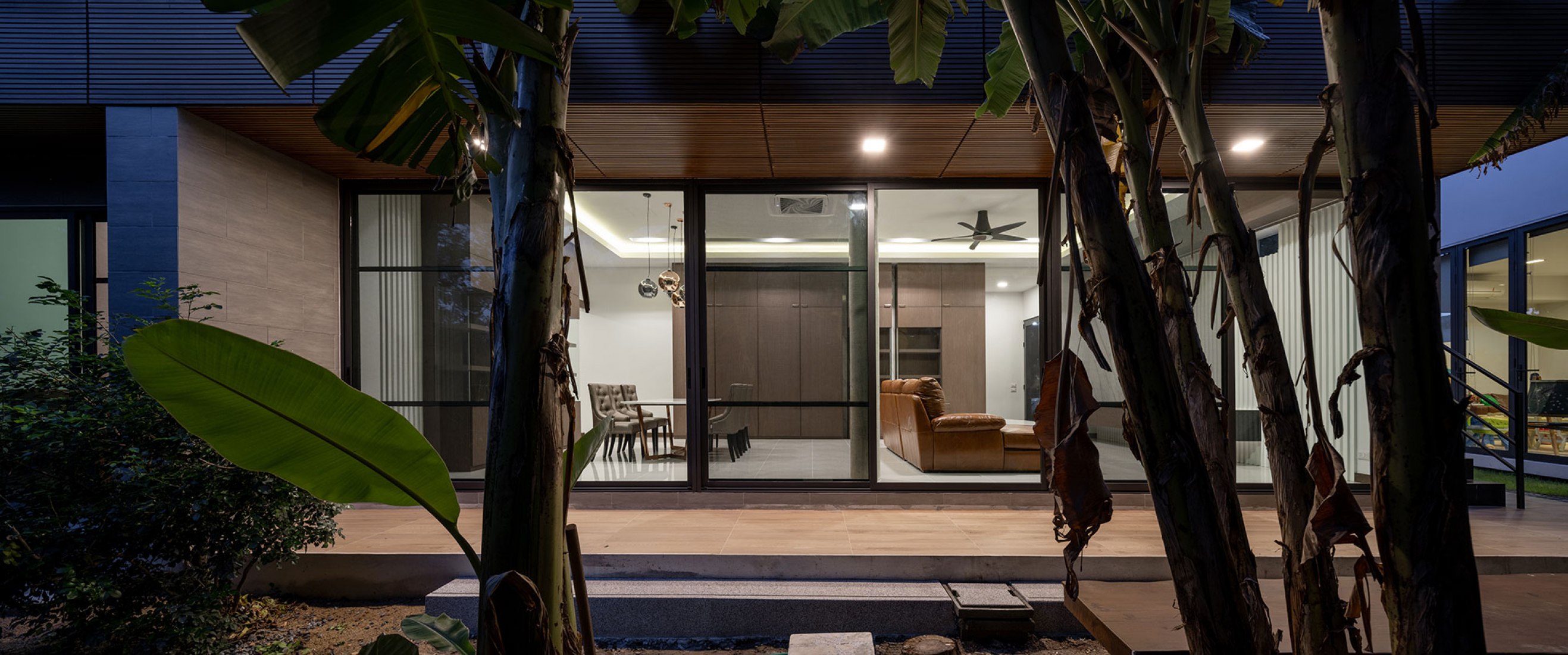 Phutthamonthon-Y House by Archimontage Design Fields Sophisticated. Photograph by Beer Singnoi