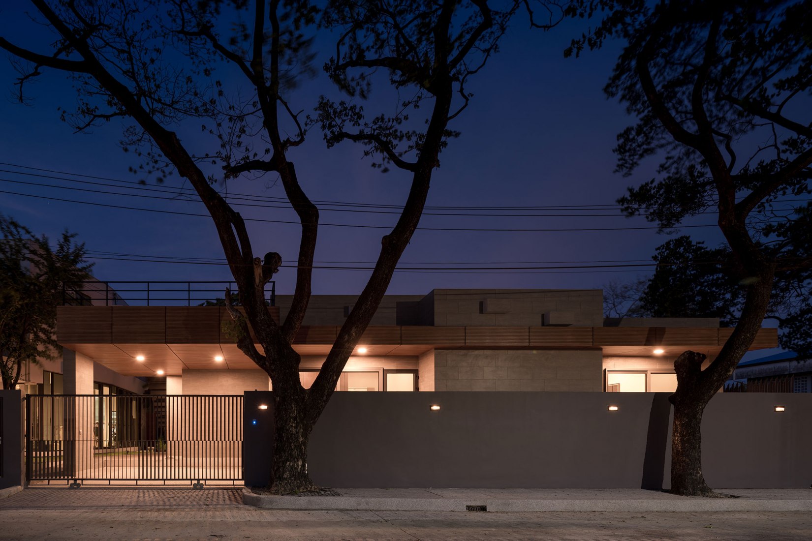 Phutthamonthon-Y House by Archimontage Design Fields Sophisticated. Photograph by Beer Singnoi