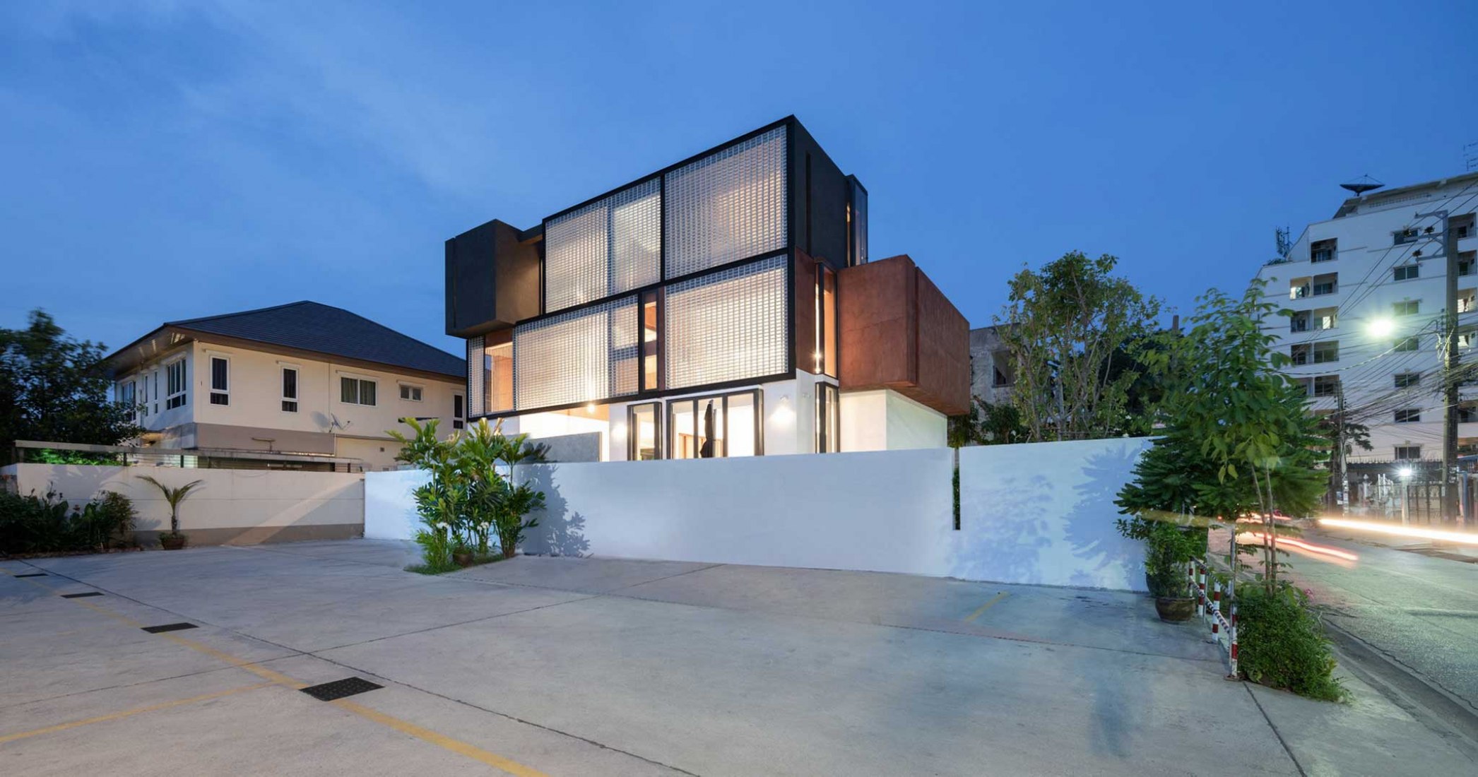Casa Sena por Archimontage Design Fields Sophisticated. Fotografía por Rungkit Charoenwat