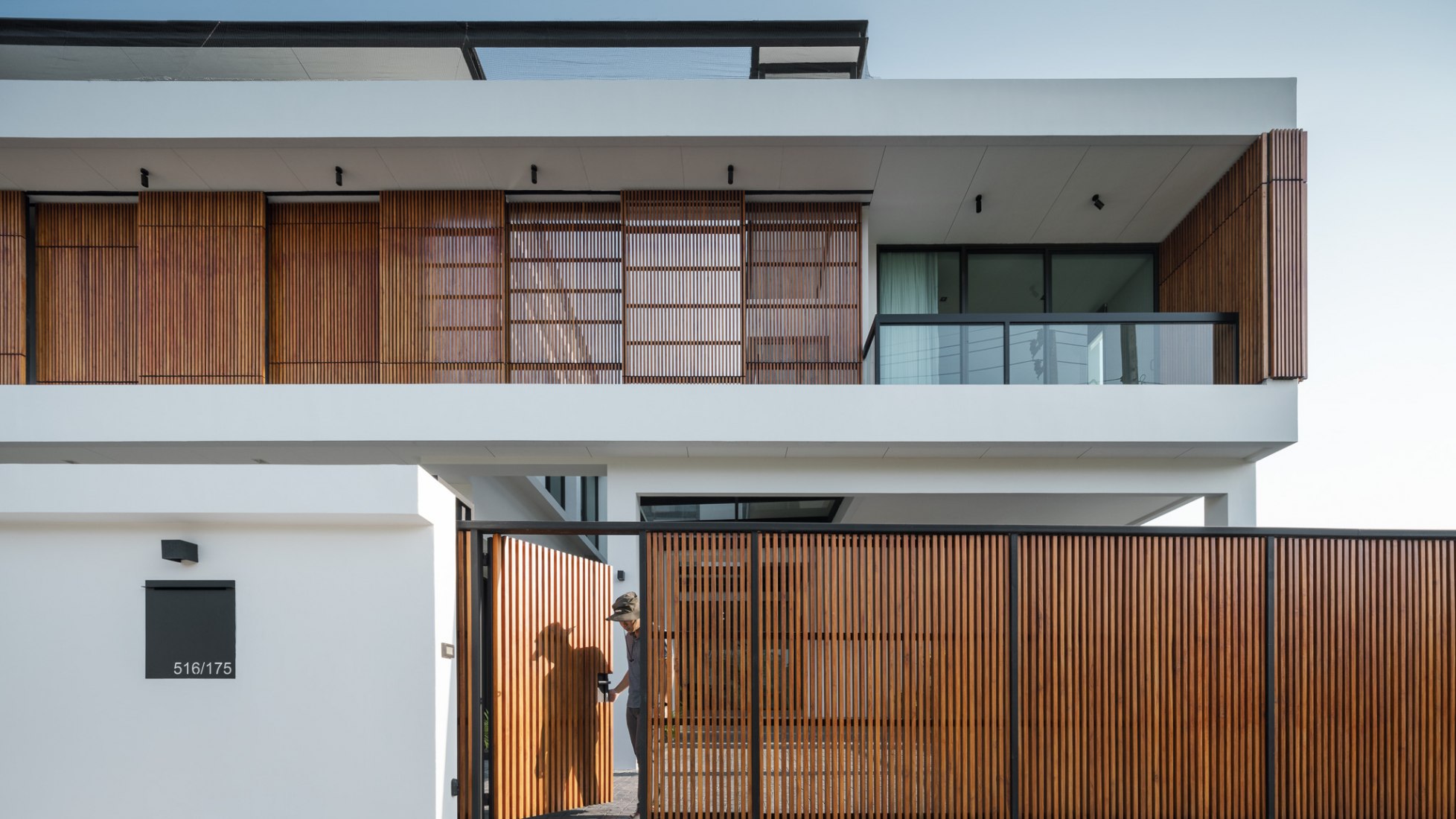 Casa Bangkae por Archimontage. Fotografía por Chalermwat Wongchompoo | Sofography