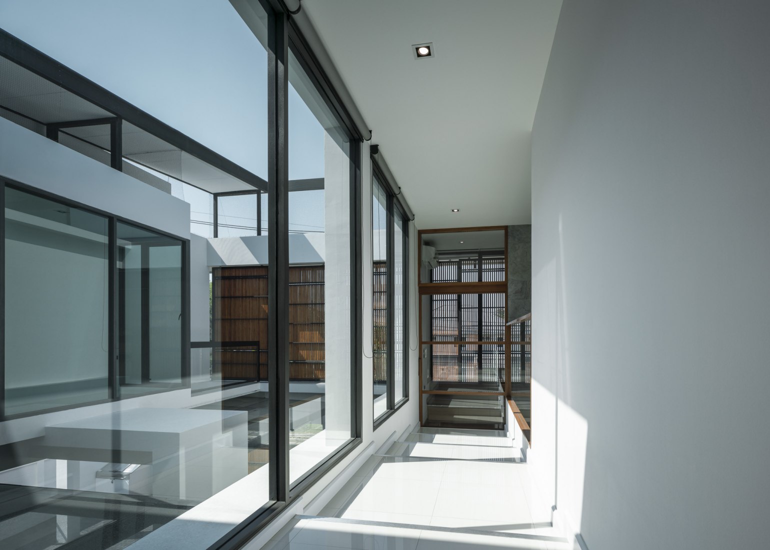 Casa Bangkae por Archimontage. Fotografía por Chalermwat Wongchompoo | Sofography