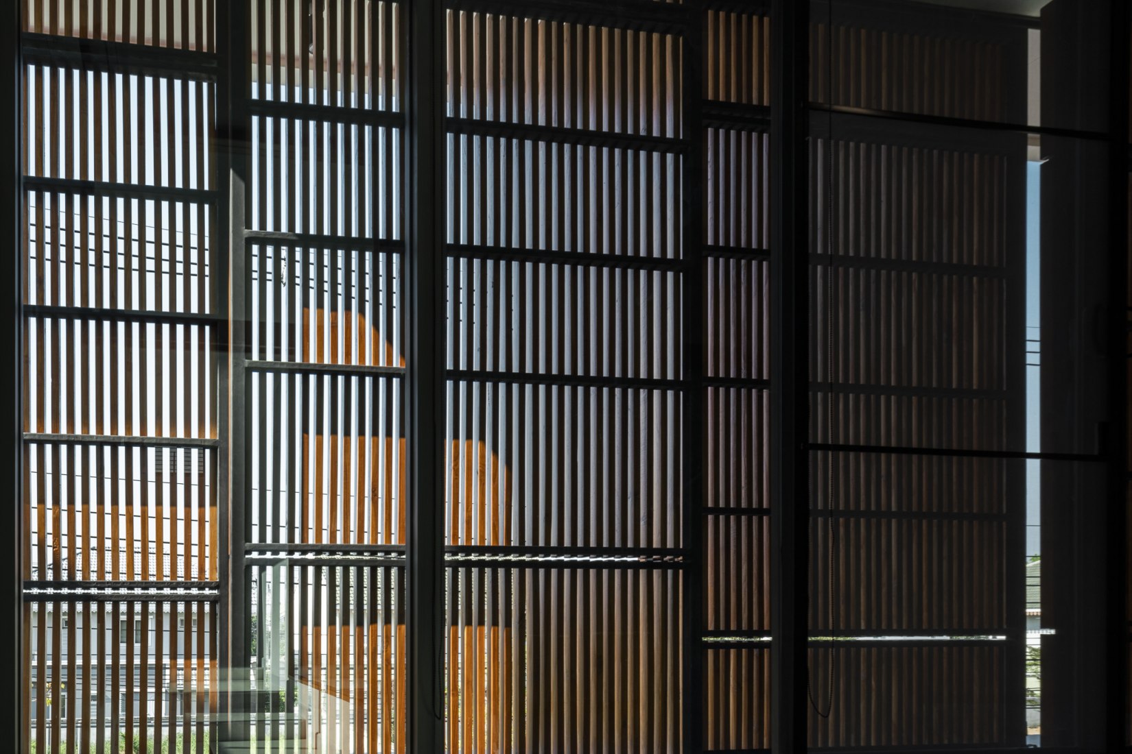 Casa Bangkae por Archimontage. Fotografía por Chalermwat Wongchompoo | Sofography