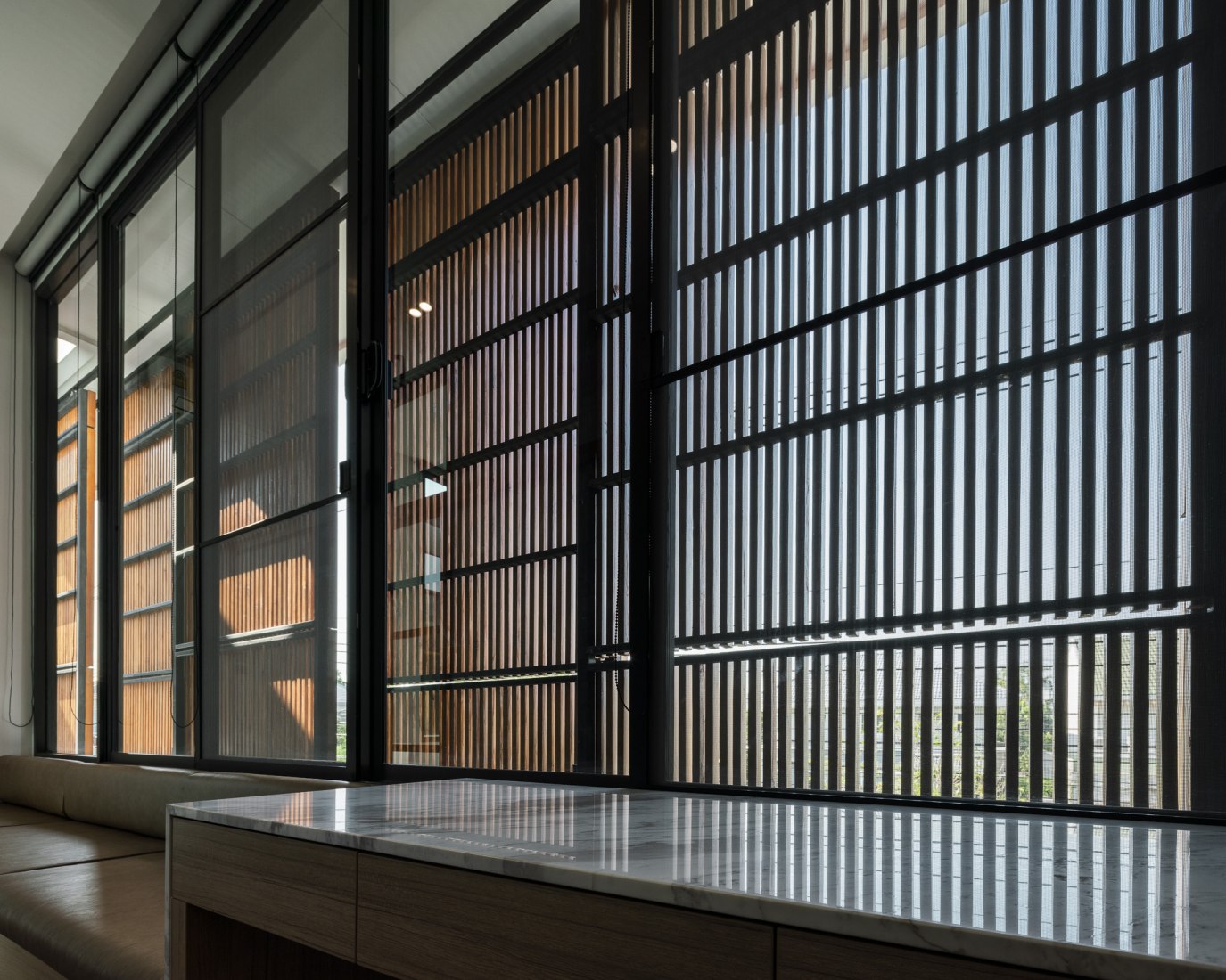 Casa Bangkae por Archimontage. Fotografía por Chalermwat Wongchompoo | Sofography