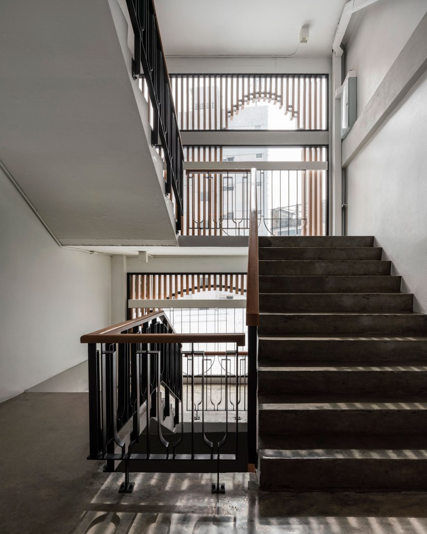 Vibhavadi Office by Archimontage Design Fields Sophisticated. Photograph by Chalermwat Wongchompoo | Sofography.