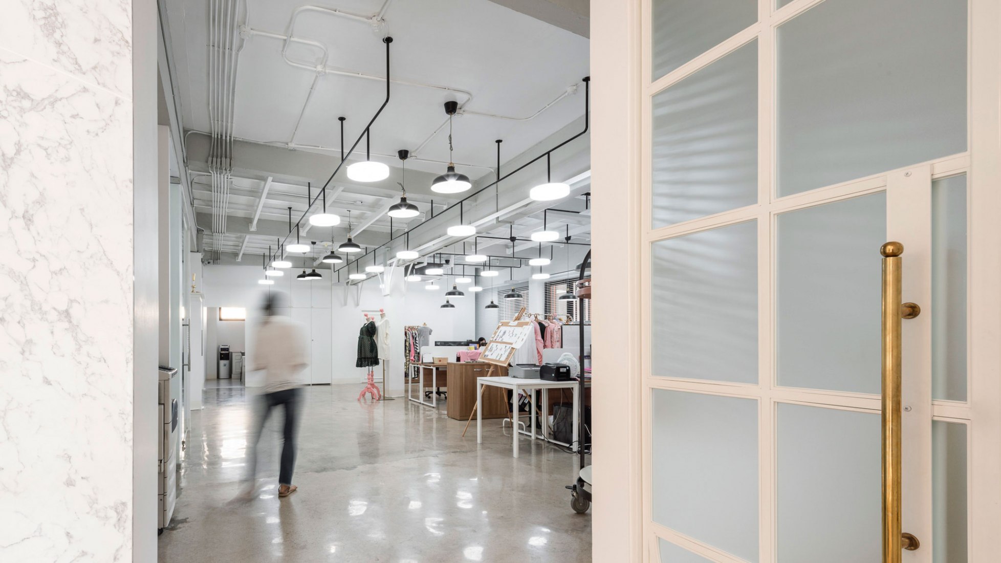 Vibhavadi Office by Archimontage Design Fields Sophisticated. Photograph by Chalermwat Wongchompoo | Sofography.