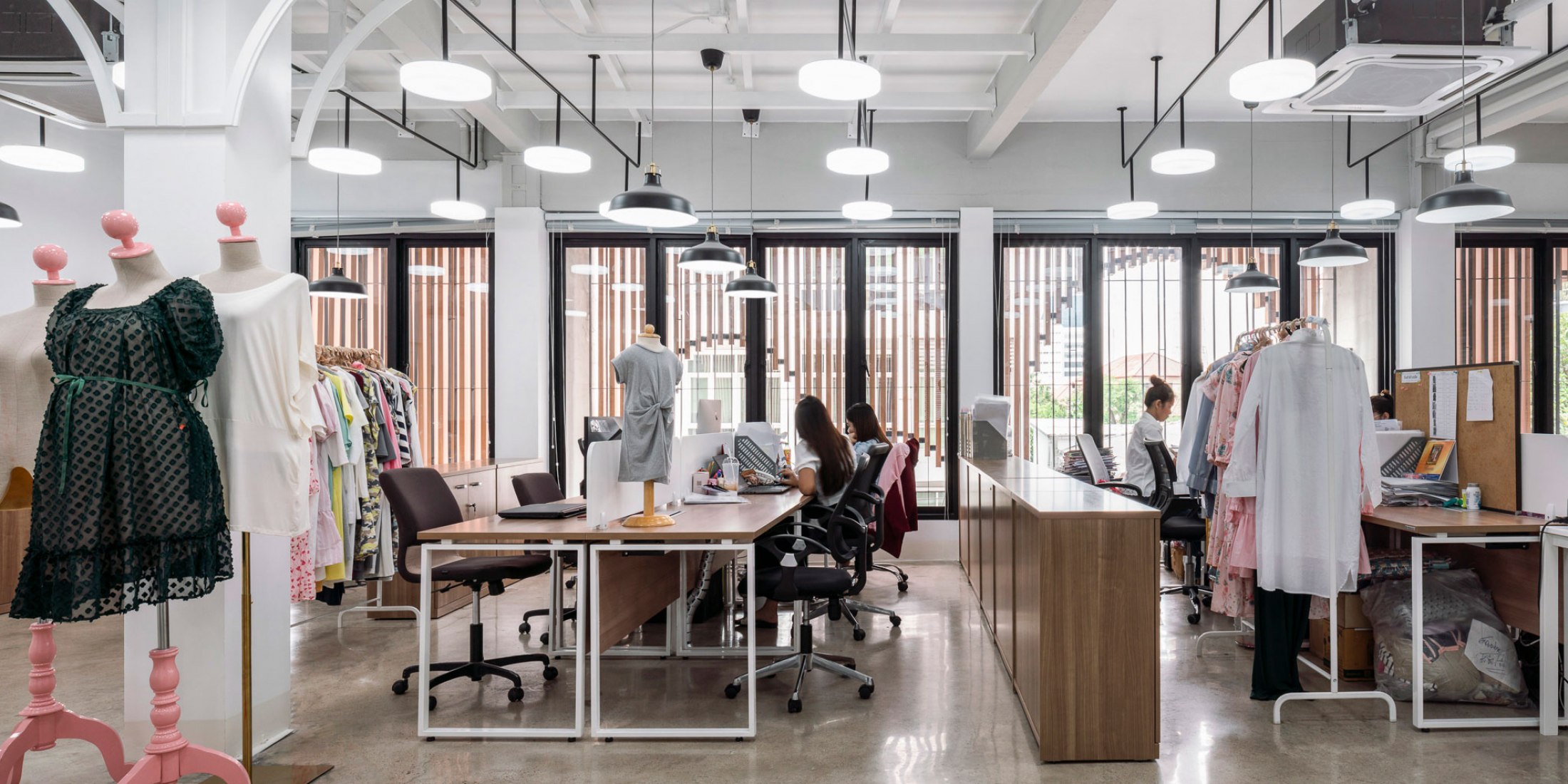 Vibhavadi Office by Archimontage Design Fields Sophisticated. Photograph by Chalermwat Wongchompoo | Sofography.