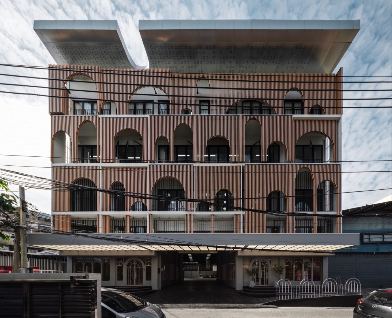 Vibhavadi Office by Archimontage Design Fields Sophisticated. Photograph by Chalermwat Wongchompoo | Sofography.