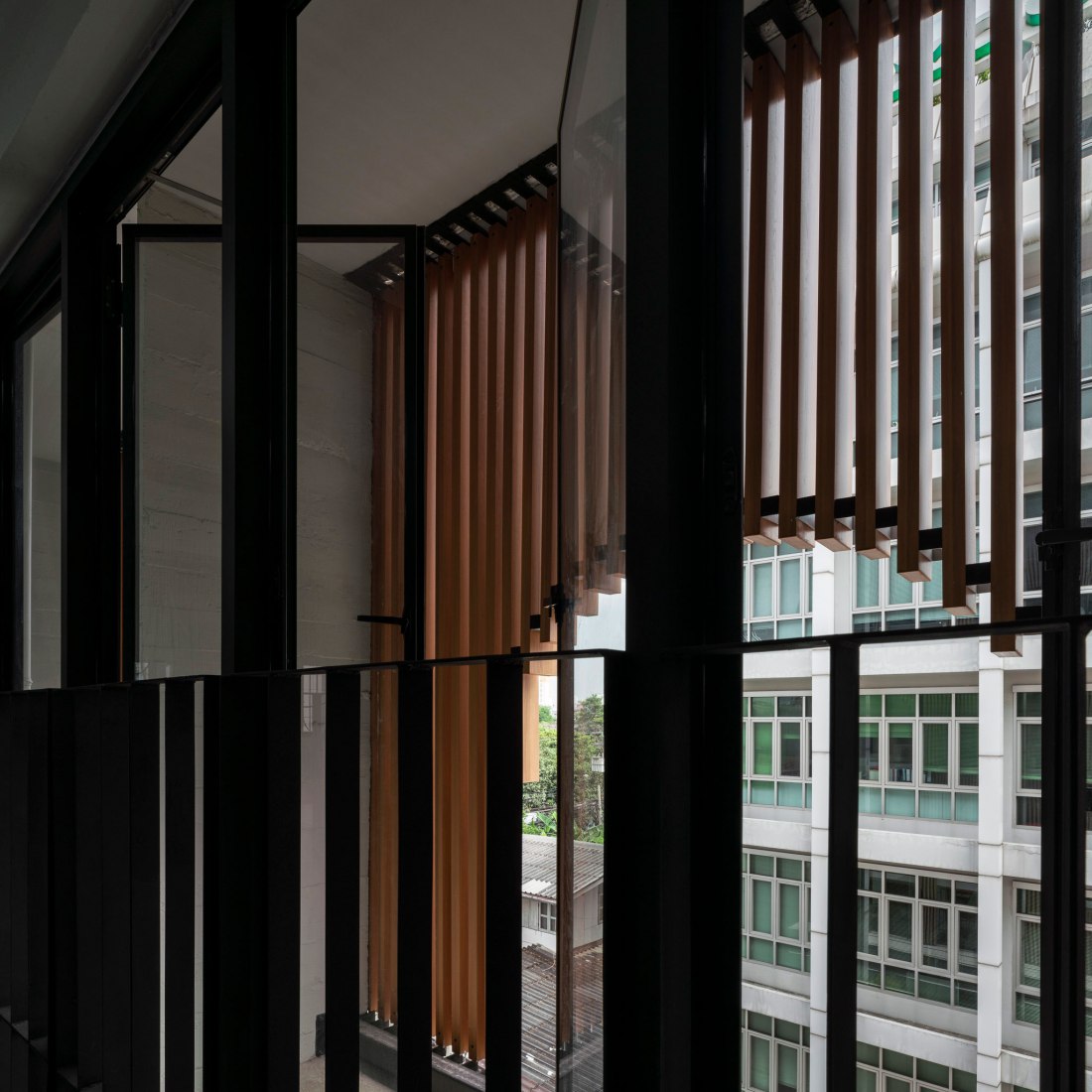 Vibhavadi Office by Archimontage Design Fields Sophisticated. Photograph by Chalermwat Wongchompoo | Sofography.
