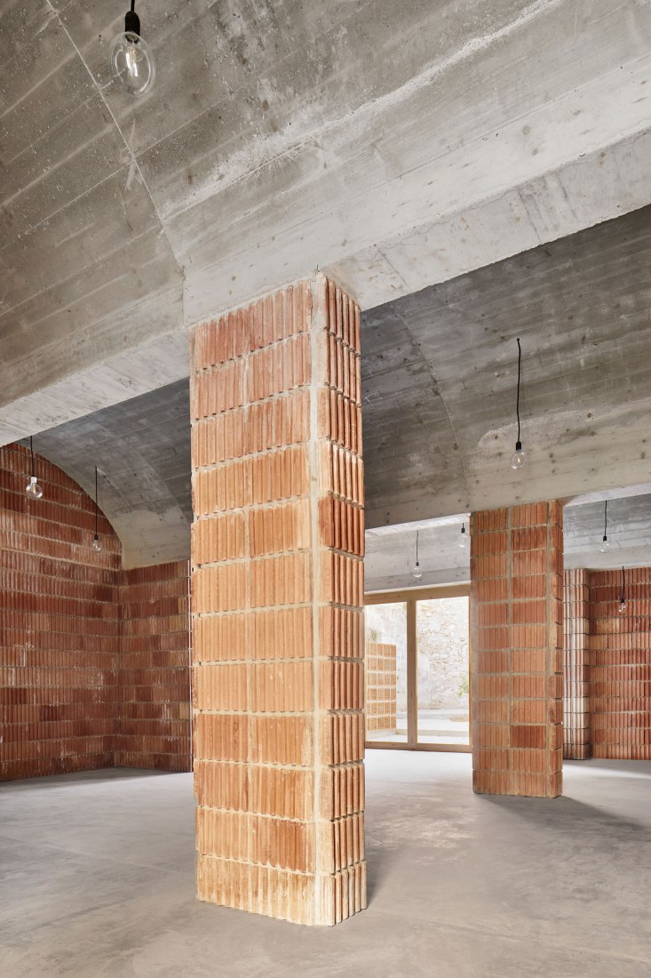 Archivo Municipal by Aulets Arquitectes. Photograph © José Hevia.