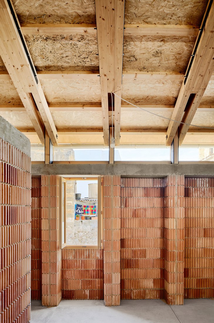 Archivo Municipal by Aulets Arquitectes. Photograph © José Hevia.