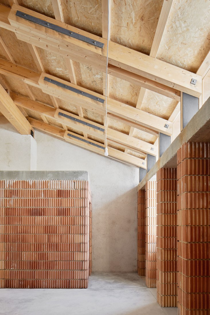 Archivo Municipal by Aulets Arquitectes. Photograph © José Hevia.