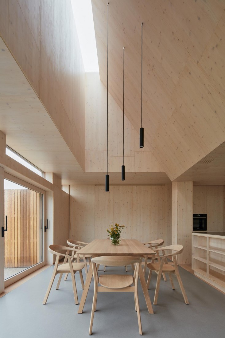 Warm Nest by Ark-shelter and ARCHEKTA. Photography by BoysPlayNice.